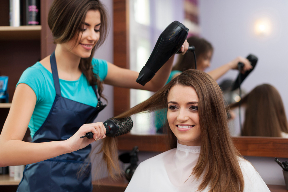 Home Salon Services: The Smart Way to Enjoy Professional Beauty Care at Home